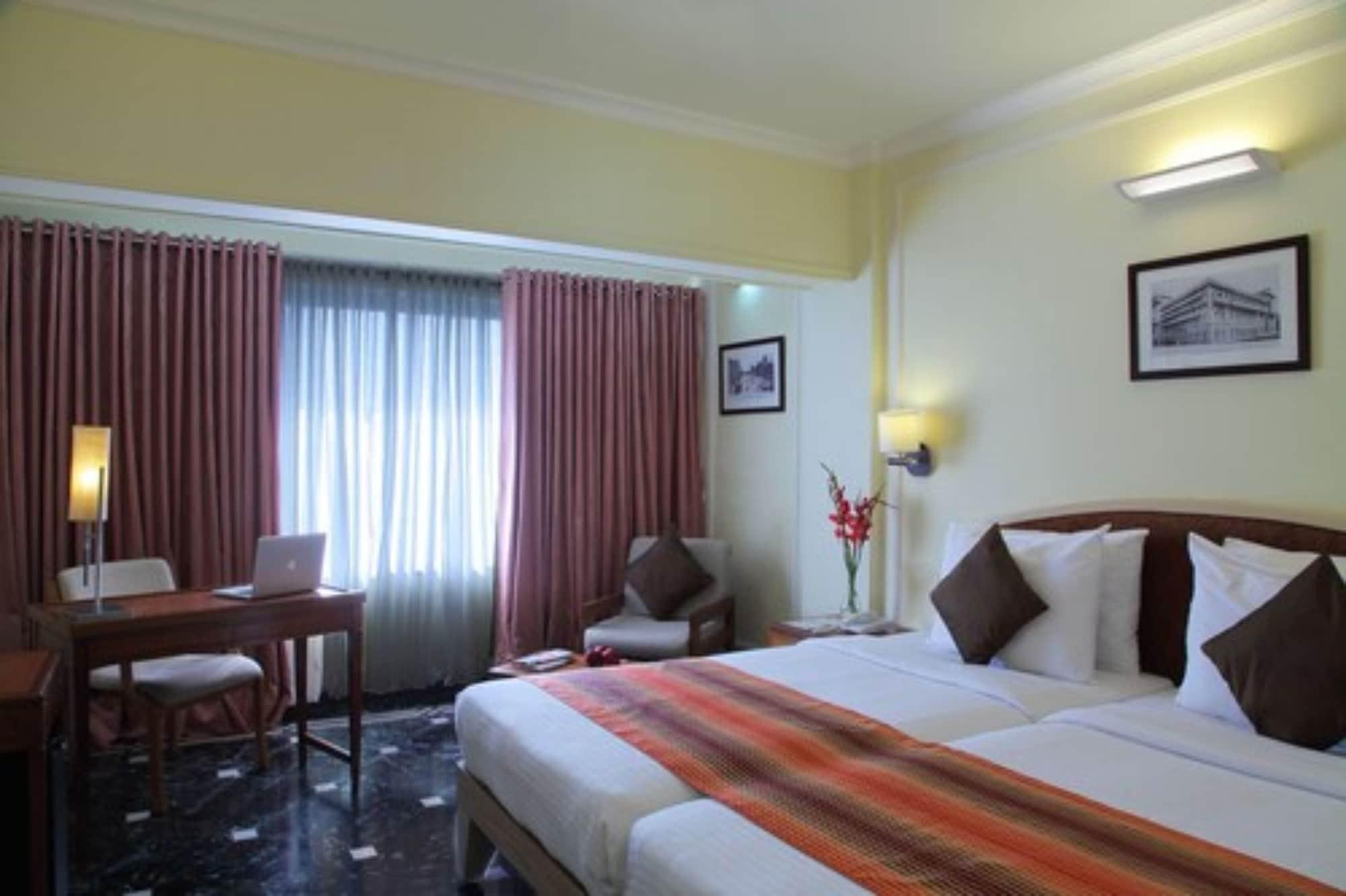 Hiltop Hotel Mumbai Kültér fotó