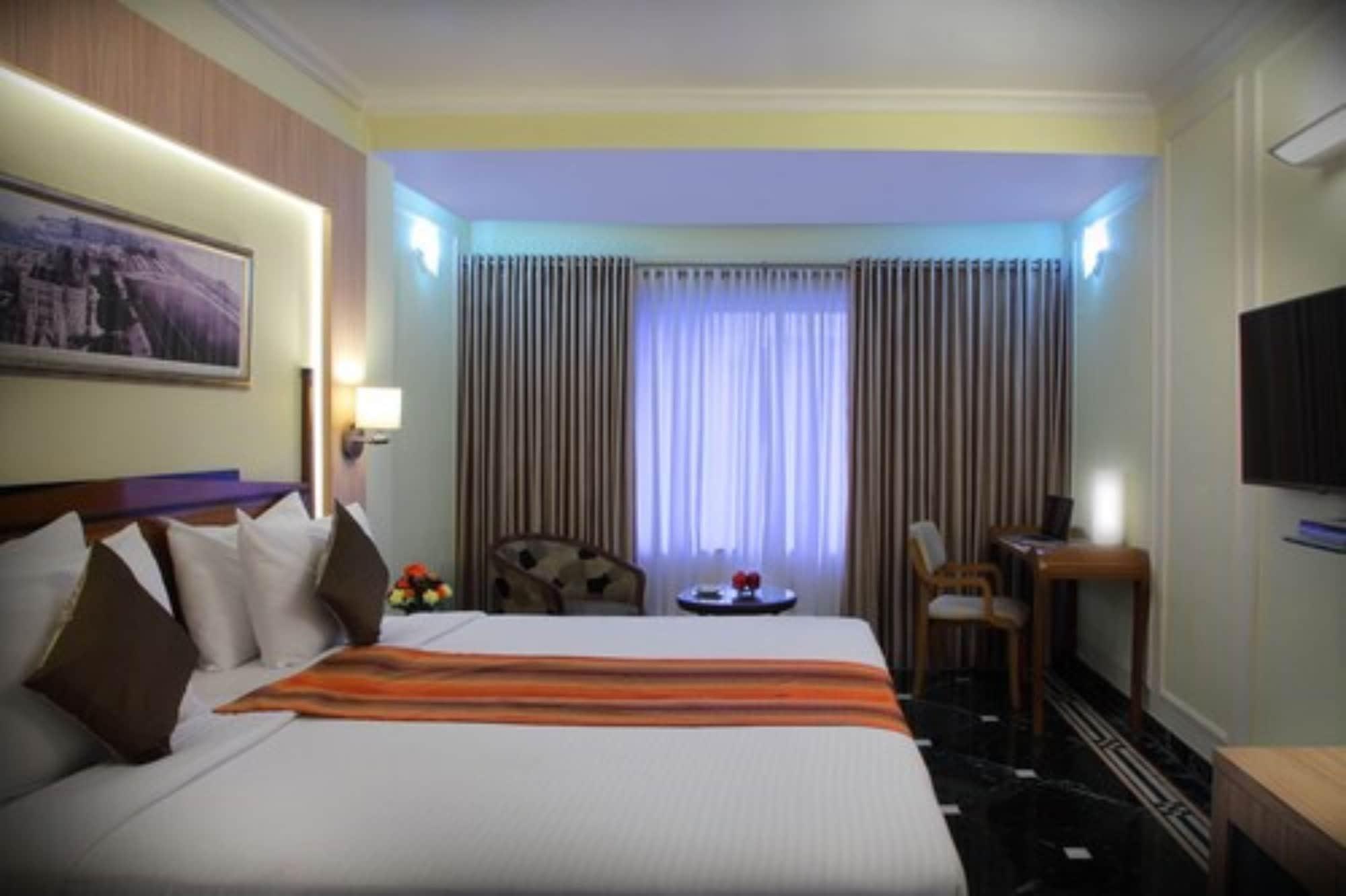 Hiltop Hotel Mumbai Kültér fotó