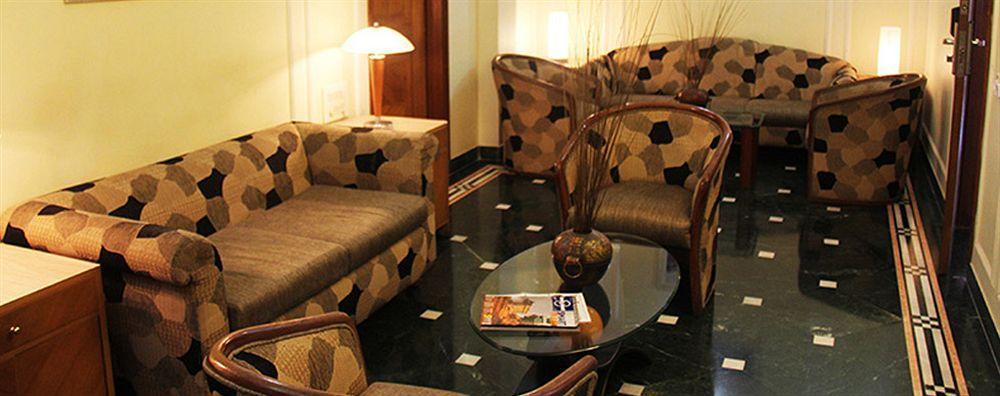 Hiltop Hotel Mumbai Kültér fotó