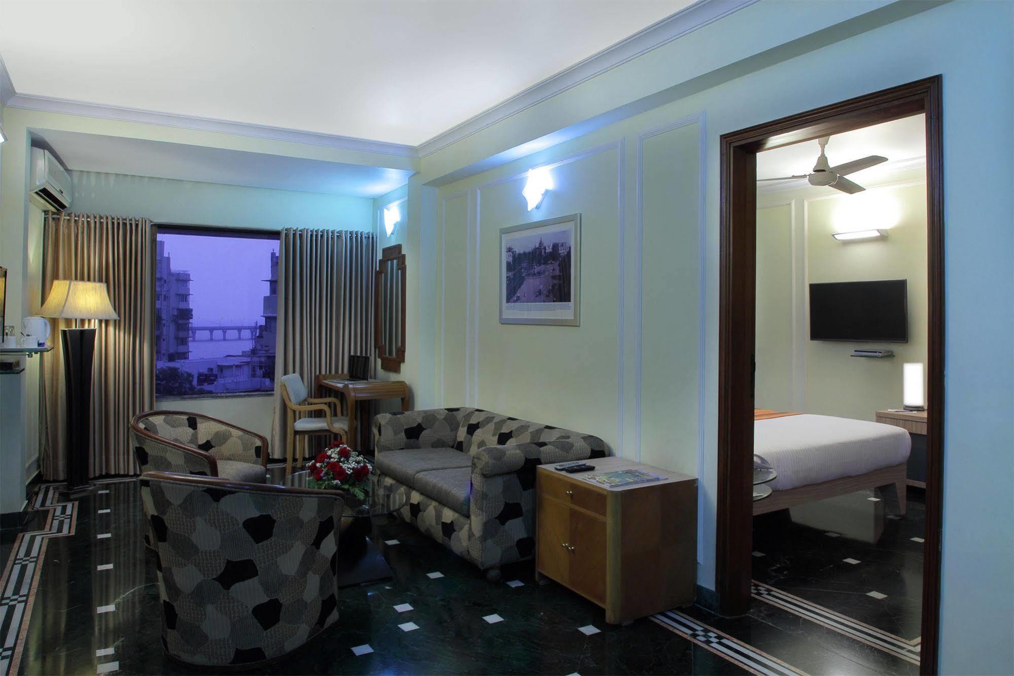 Hiltop Hotel Mumbai Kültér fotó