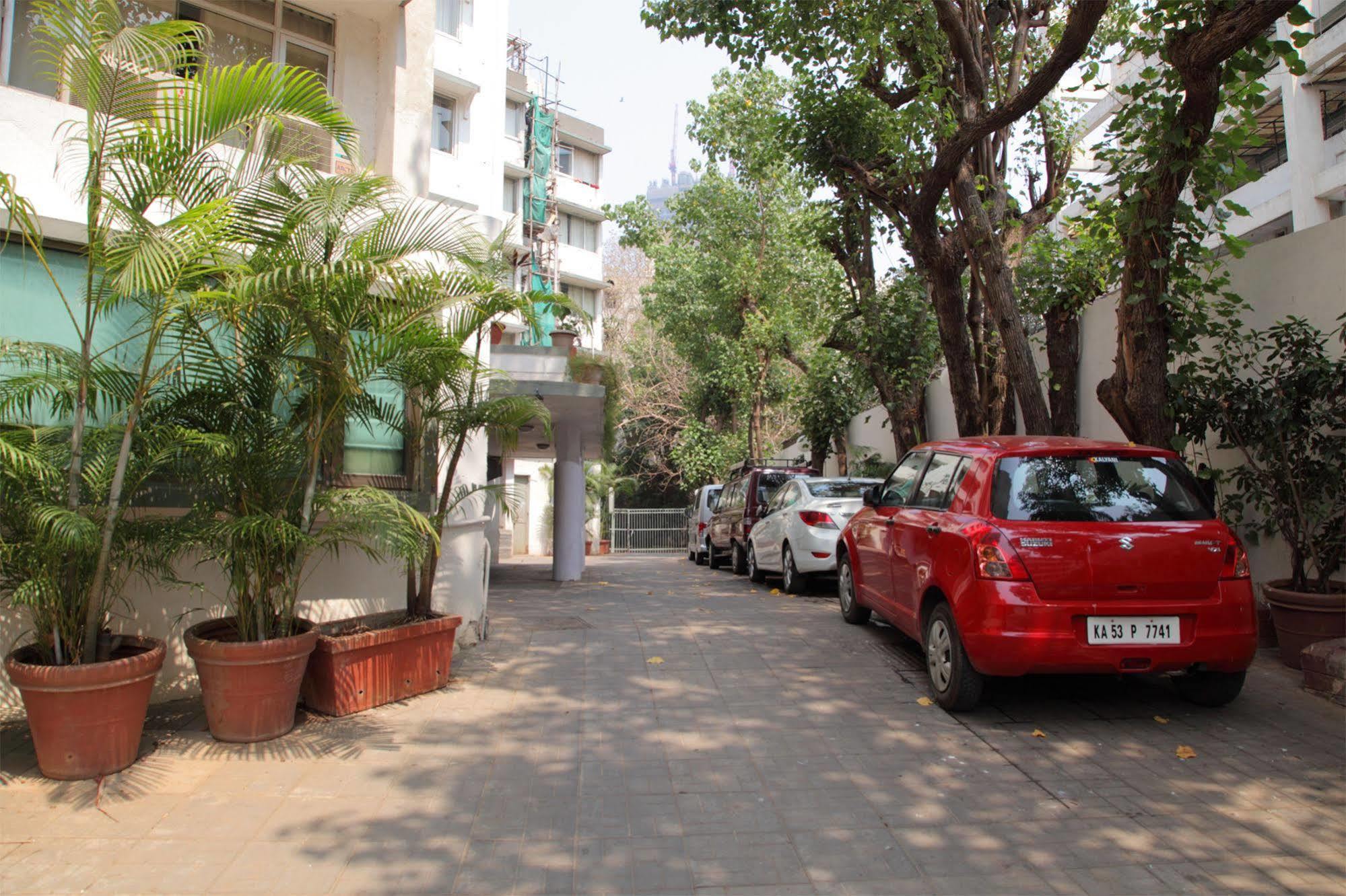 Hiltop Hotel Mumbai Kültér fotó